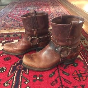 FRYE Harness Square-toed Boots